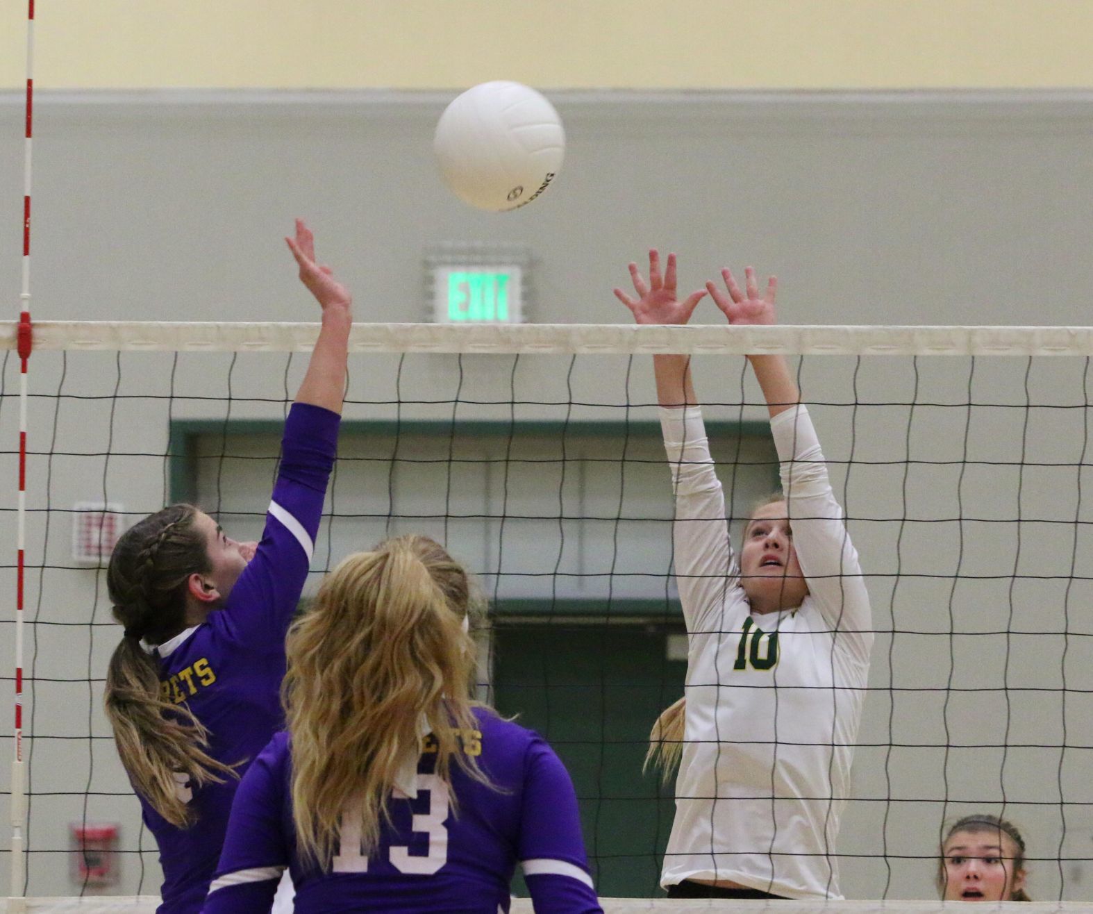 VALLEY BOUND: Golden Bears dispatch Mustangs, advance to championship